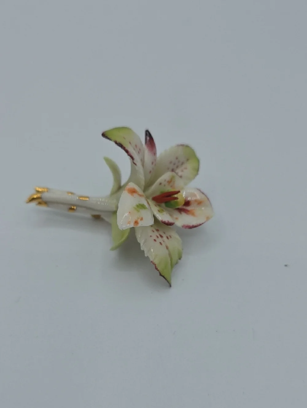 Porcelain Capodimonte Floral Lily Pin Brooch in Cream and Green